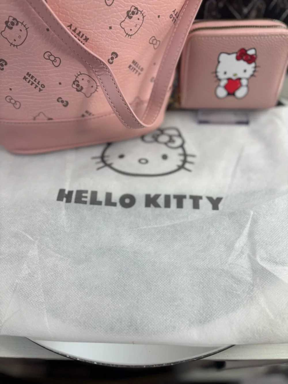 Hello Kitty Pink Crossbody Bag with Matching Wallet Set - Picture 6 of 9